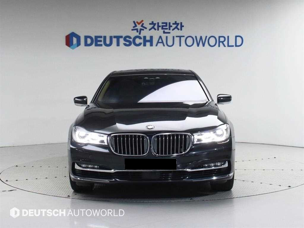 BMW 7-Series — photo 03