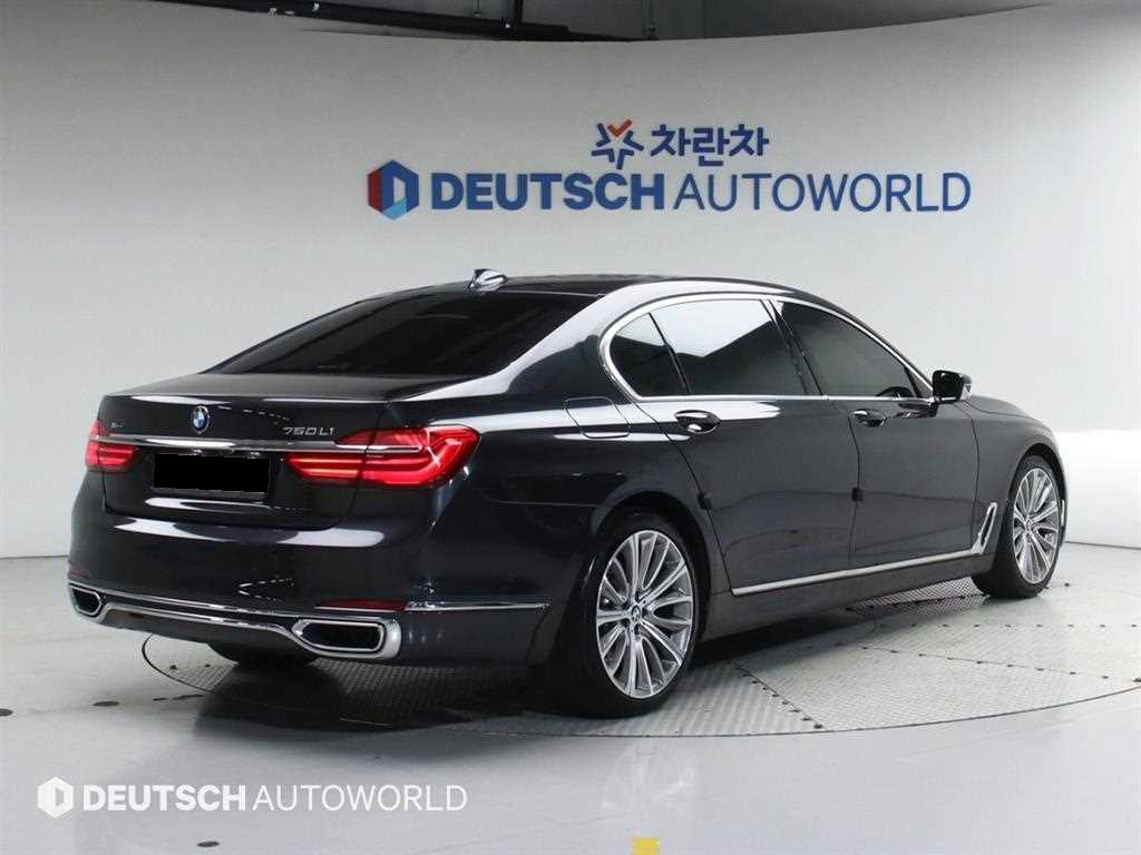 BMW 7-Series — photo 04