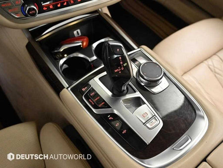 BMW 7-Series — photo 07