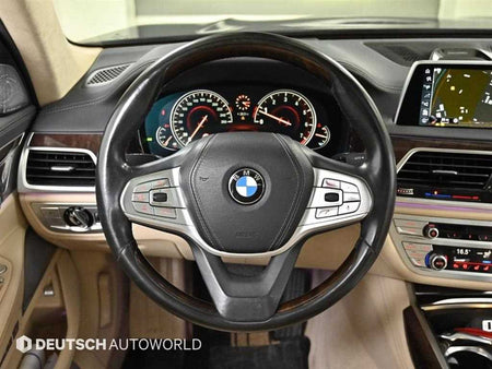 BMW 7-Series — photo 08