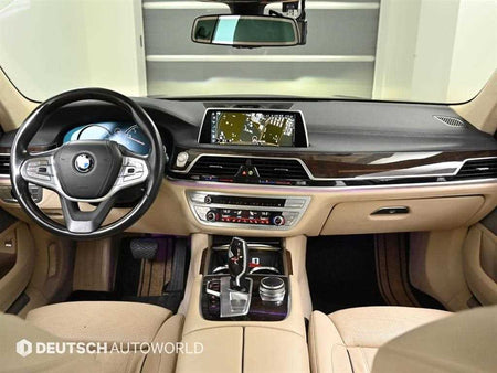 BMW 7-Series — photo 10