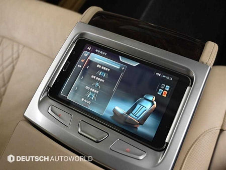 BMW 7-Series — photo 14
