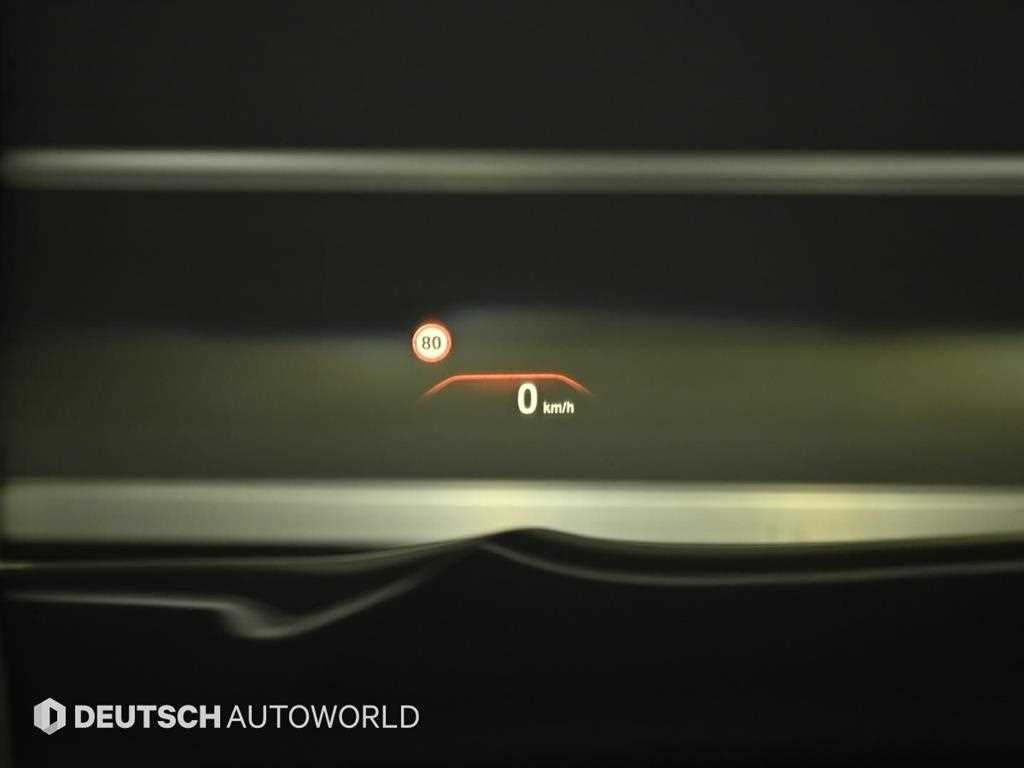 BMW 7-Series — photo 17