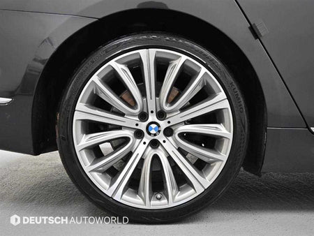 BMW 7-Series — photo 20