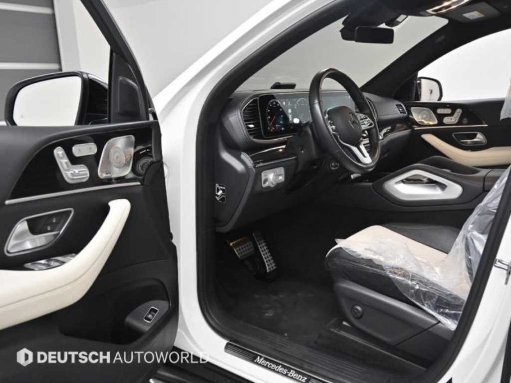 Mercedes-Benz GLE-Class — photo 11
