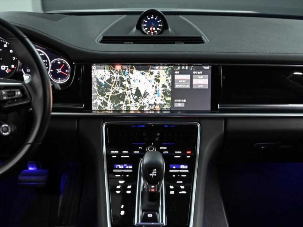 Porsche Panamera — photo 14