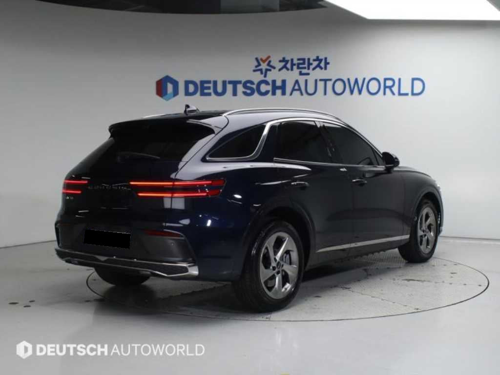 Genesis GV70 — photo 02