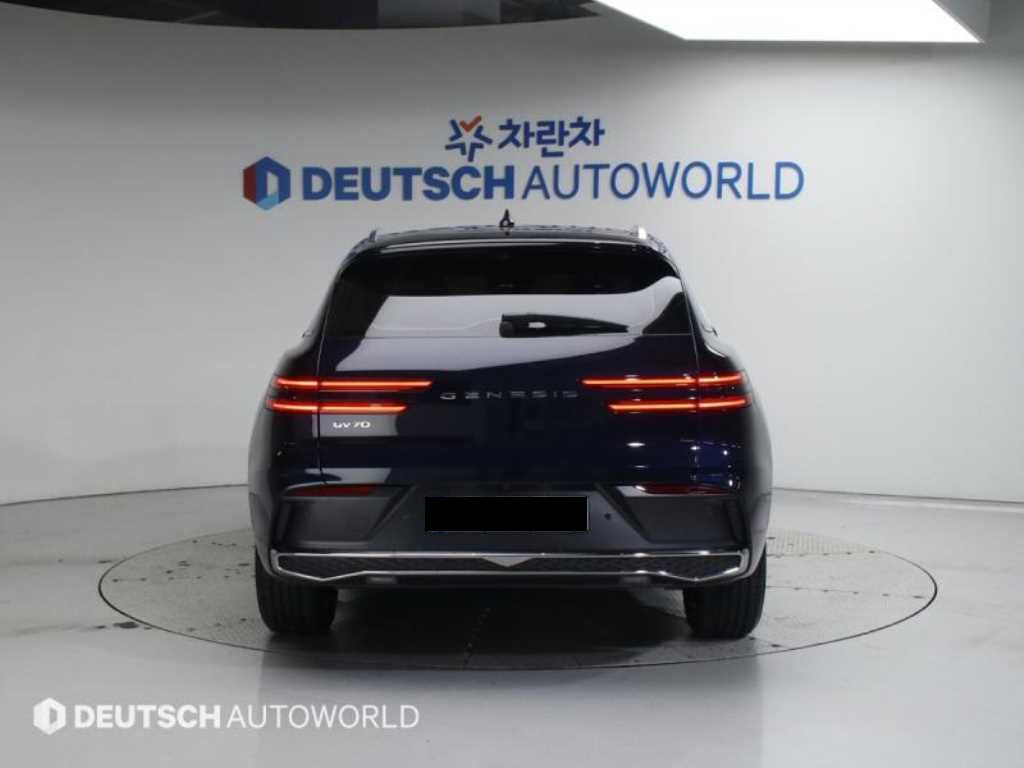 Genesis GV70 — photo 04