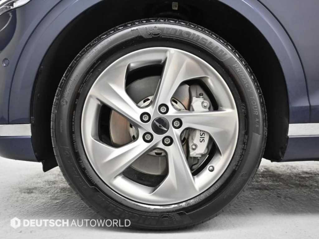 Genesis GV70 — photo 05