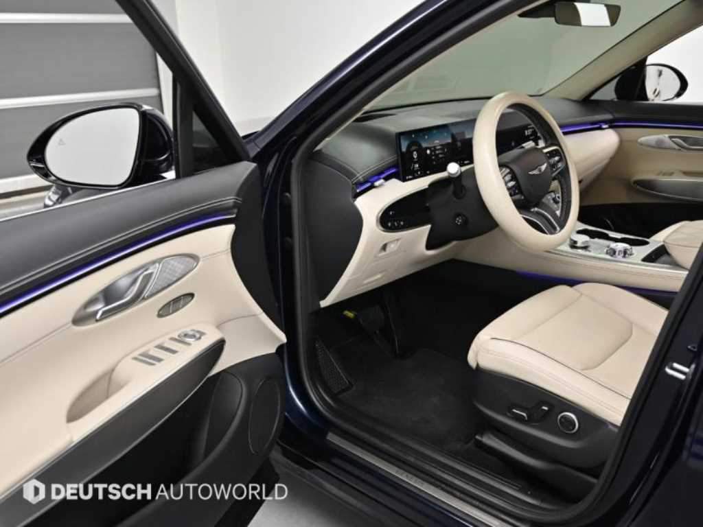 Genesis GV70 — photo 11