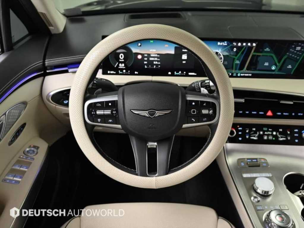 Genesis GV70 — photo 13