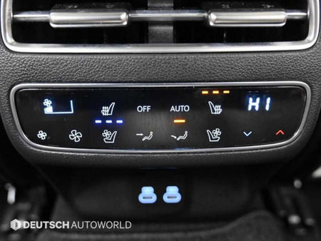 Genesis GV70 — photo 16