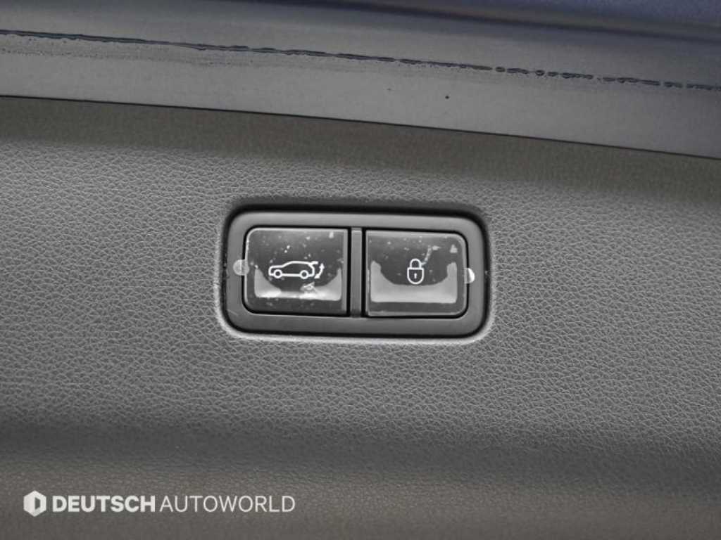 Genesis GV70 — photo 20
