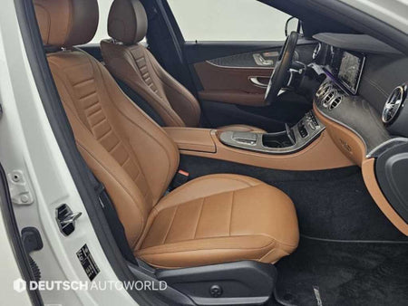 Mercedes-Benz E-Class — photo 10