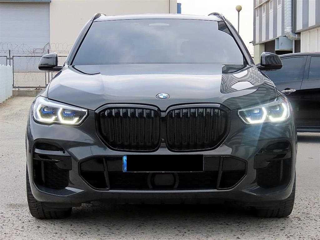 BMW X5 — photo 01