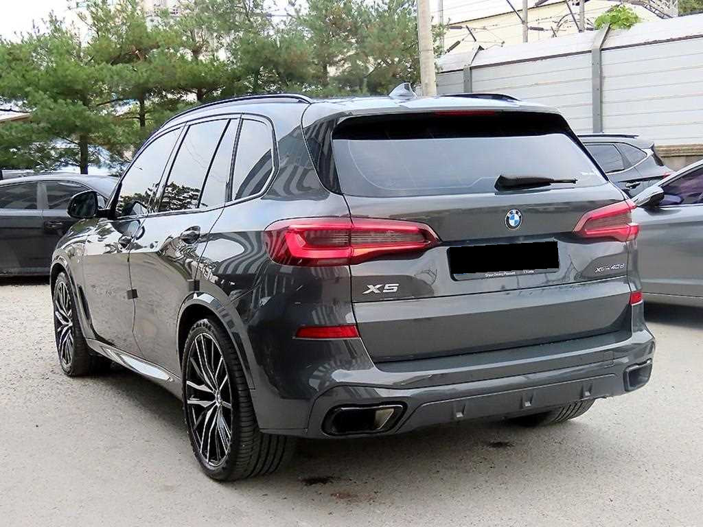 BMW X5 — photo 03