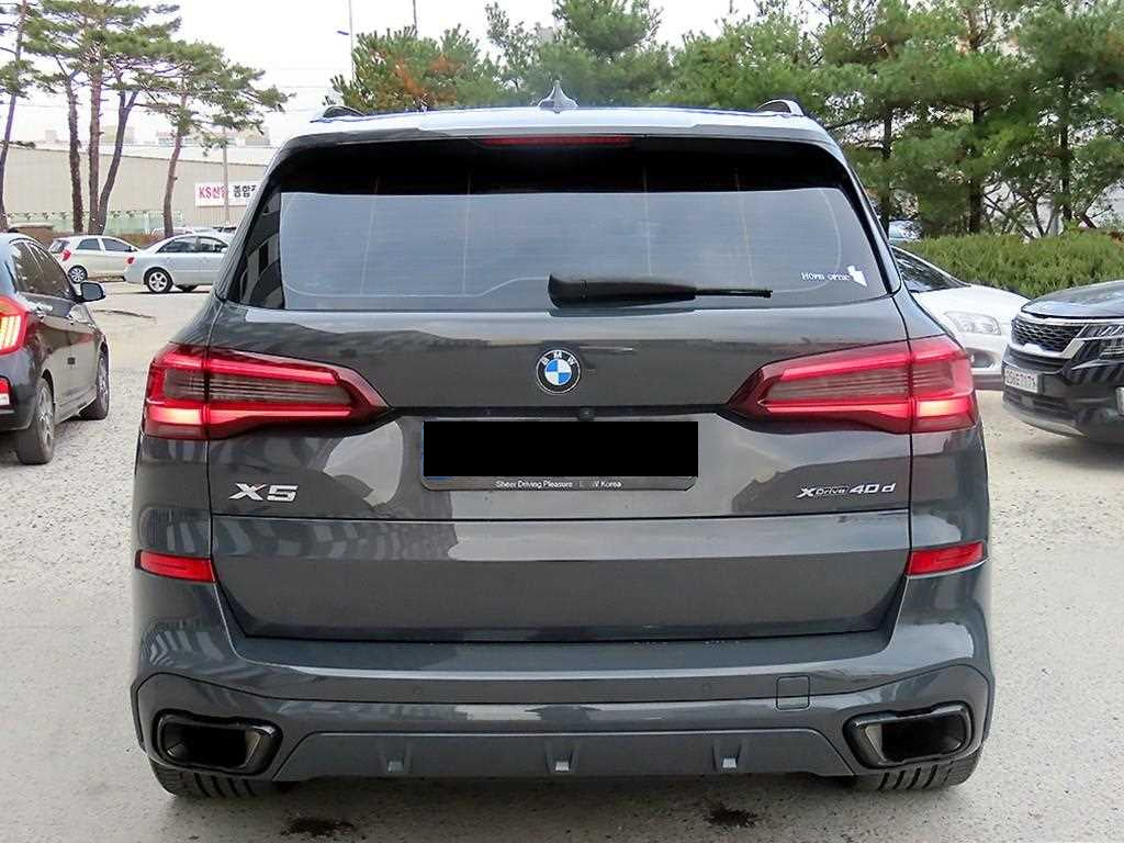 BMW X5 — photo 04