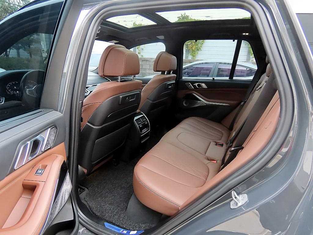 BMW X5 — photo 06