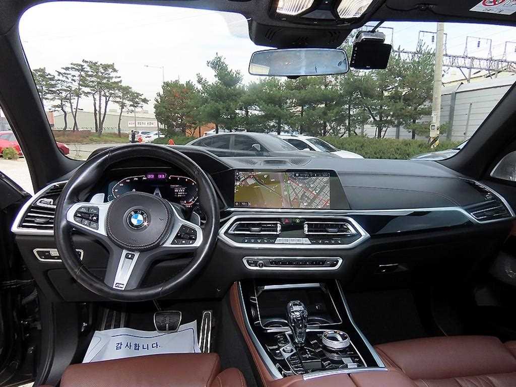 BMW X5 — photo 07