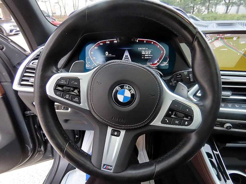 BMW X5 — photo 08