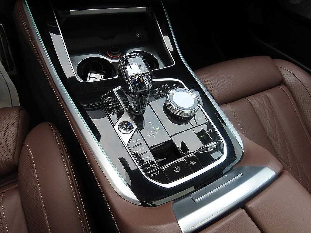 BMW X5 — photo 11