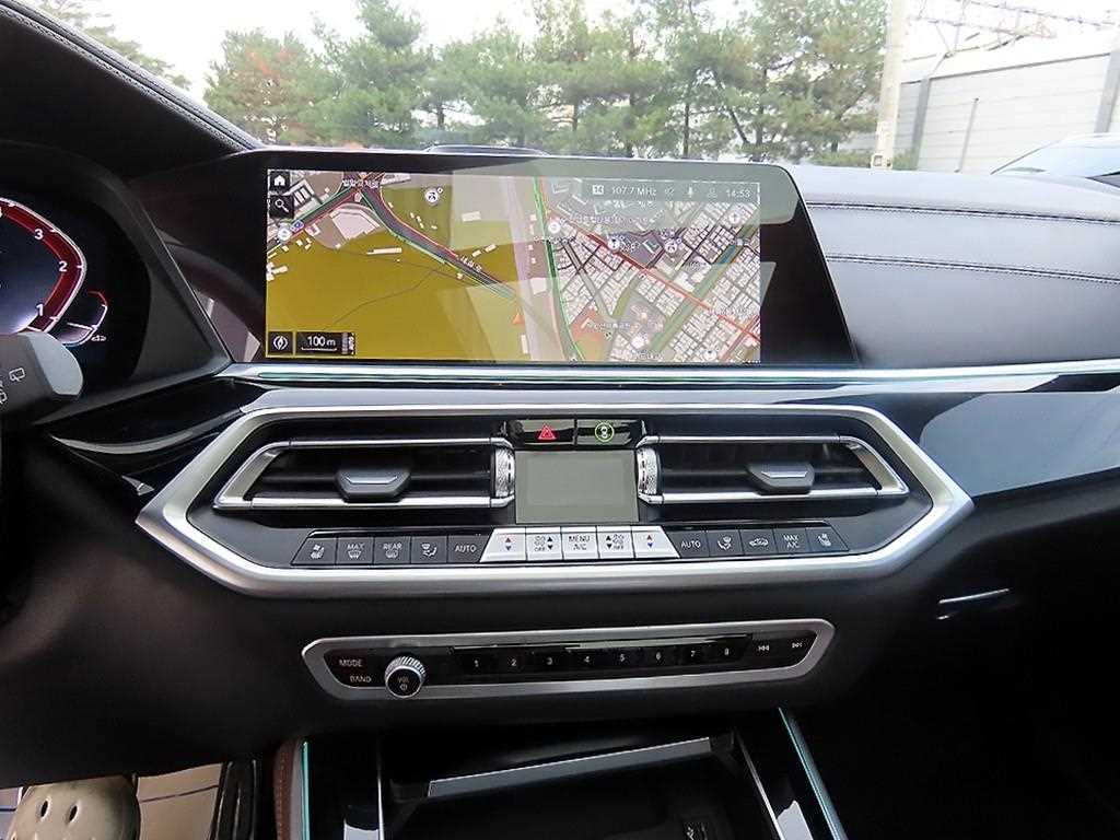 BMW X5 — photo 13