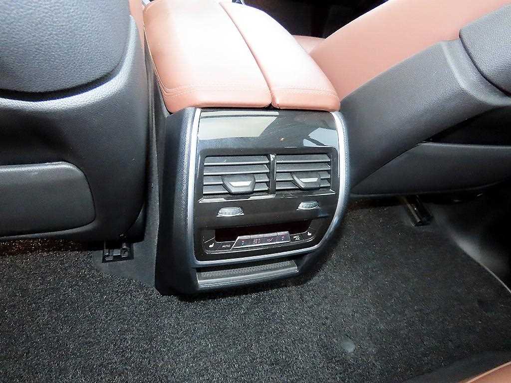 BMW X5 — photo 16