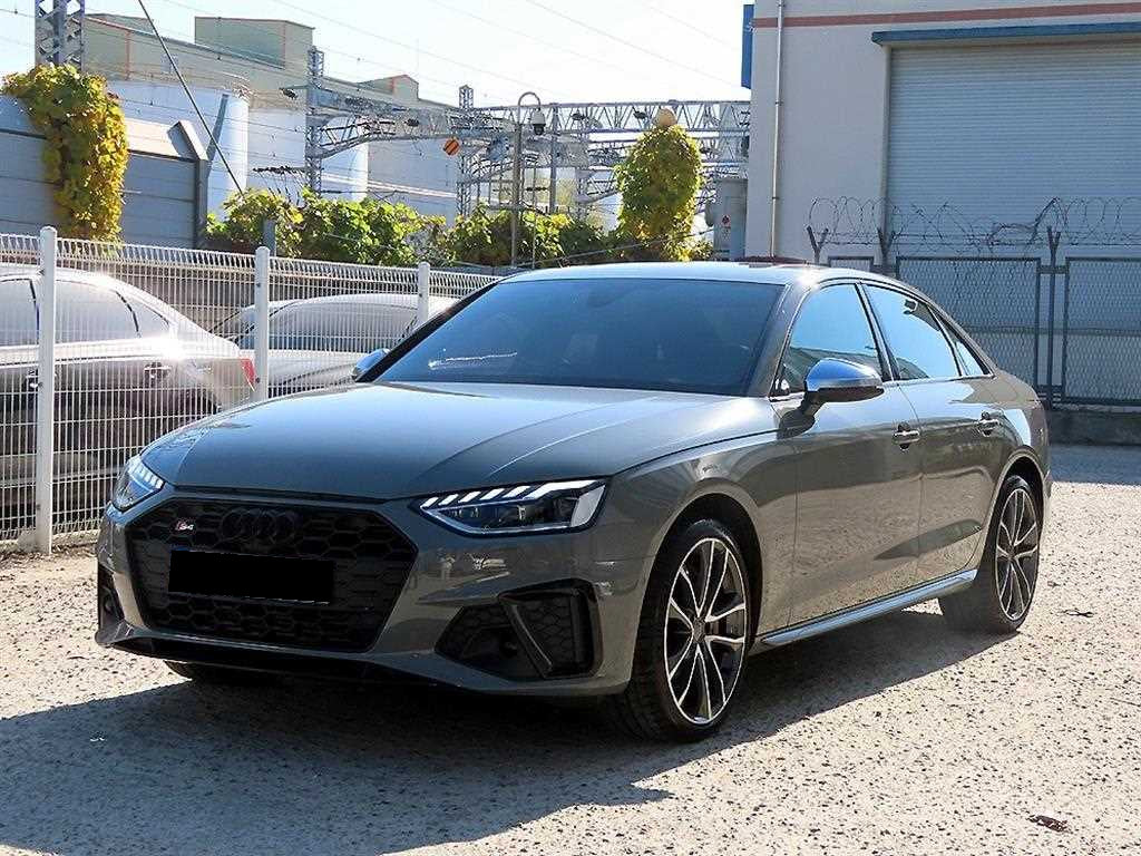 Audi S4 — photo 02