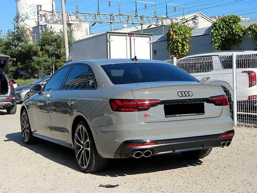 Audi S4 — photo 03