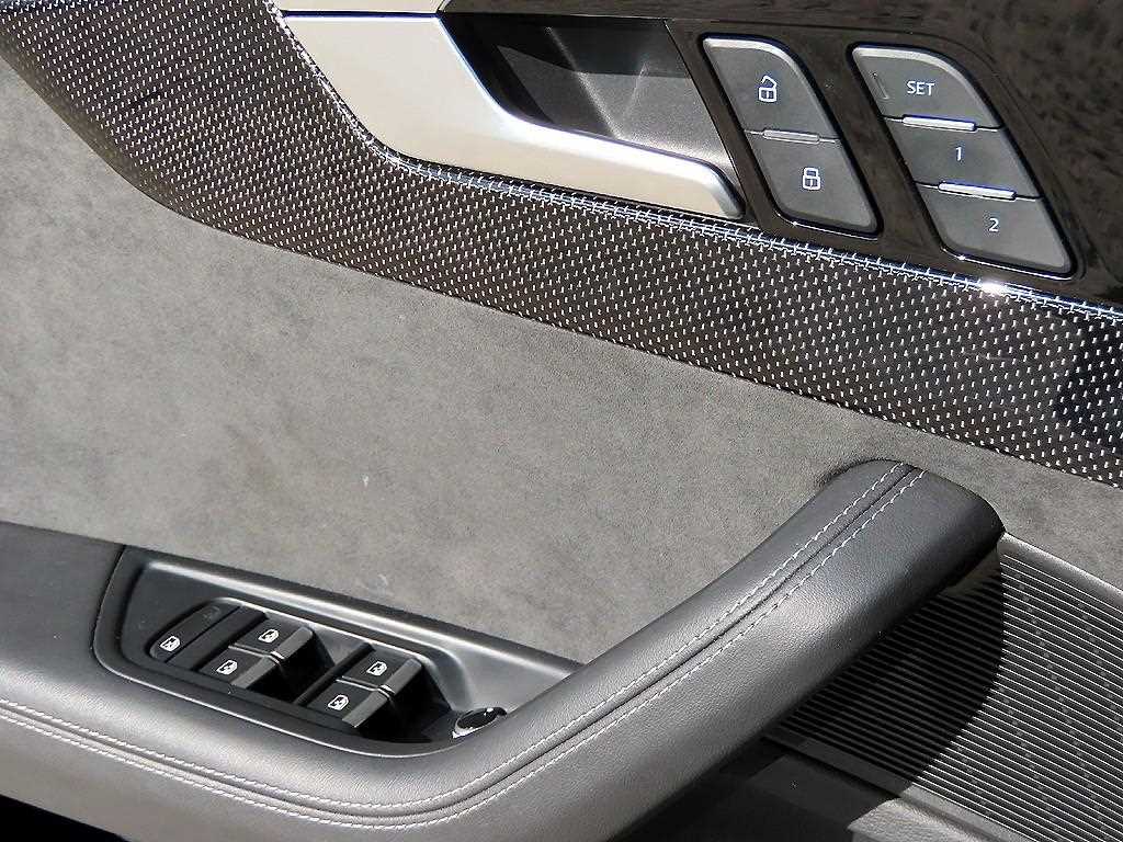 Audi S4 — photo 12