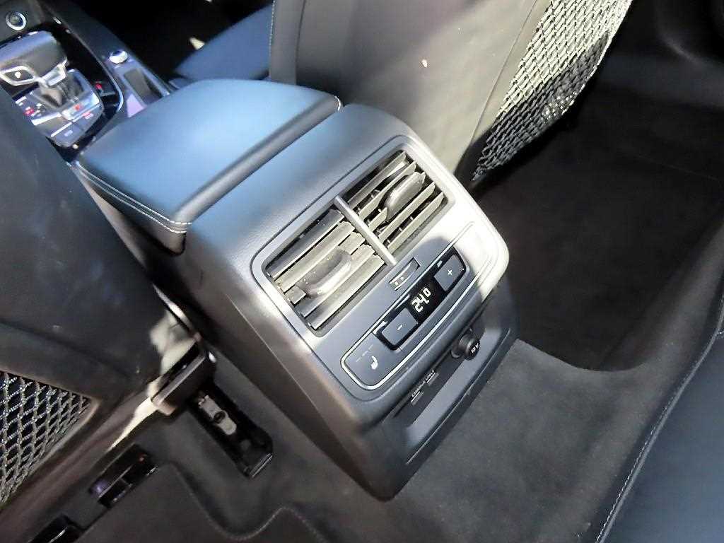 Audi S4 — photo 17