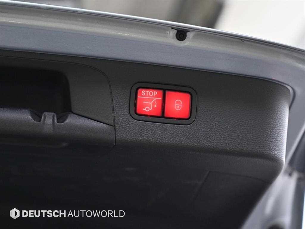 Mercedes-Benz GLC-Class — photo 20