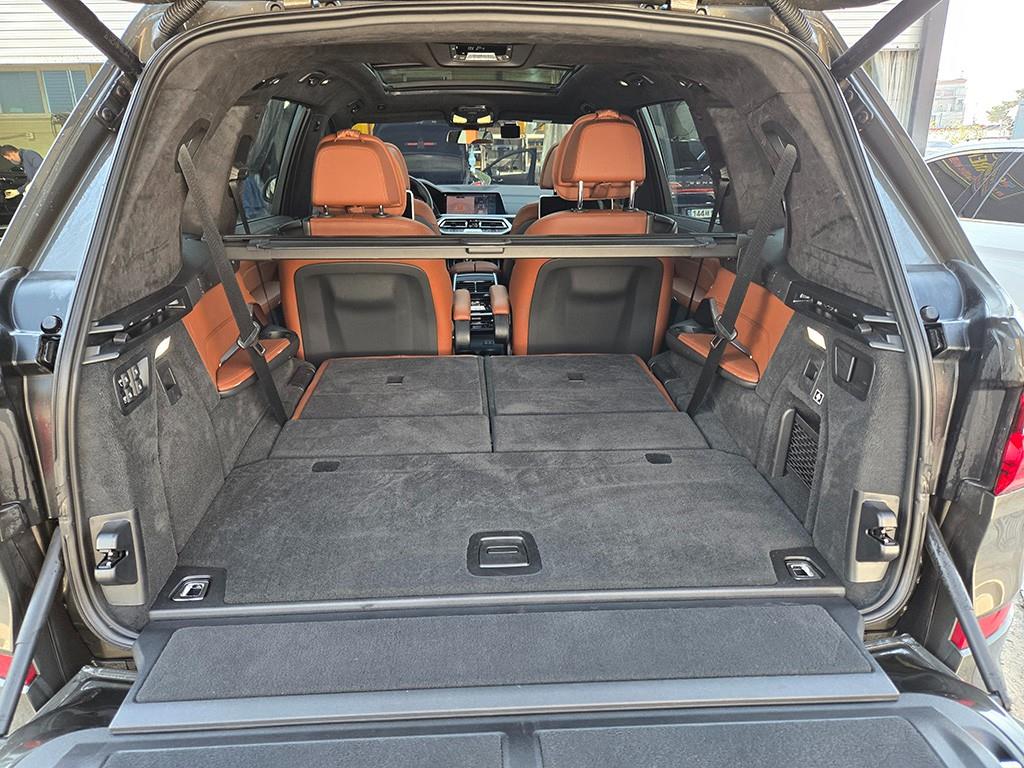 BMW X7 — photo 16