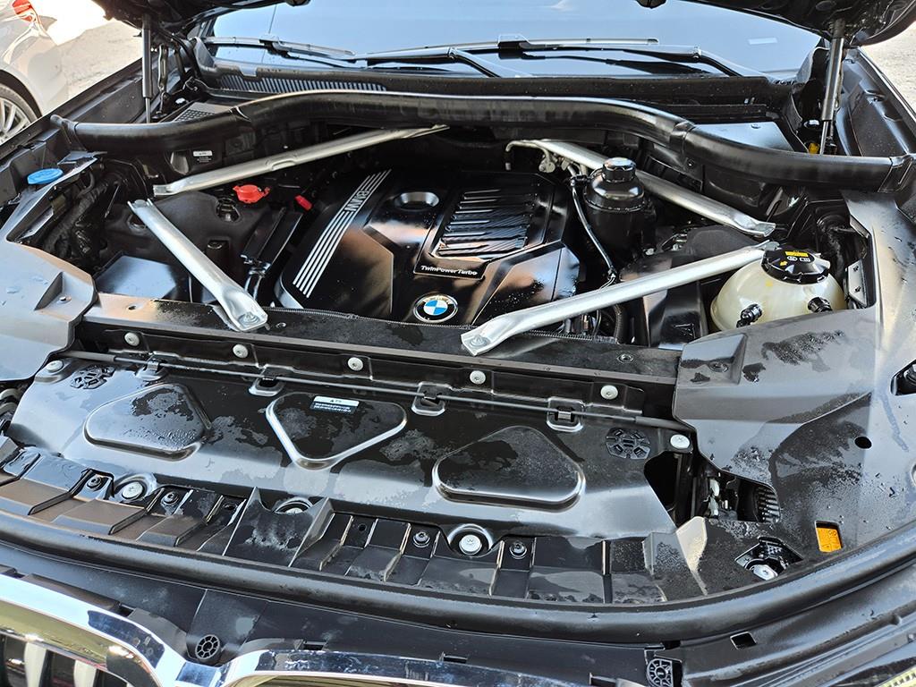 BMW X7 — photo 19