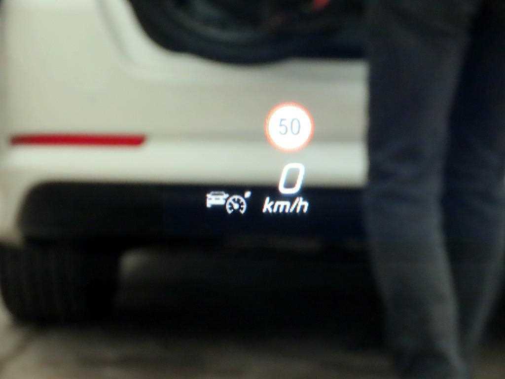 Mercedes-Benz S-Class — photo 10