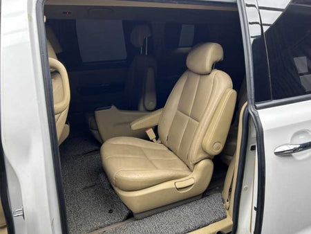 Kia Carnival — photo 06