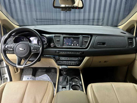 Kia Carnival — photo 09