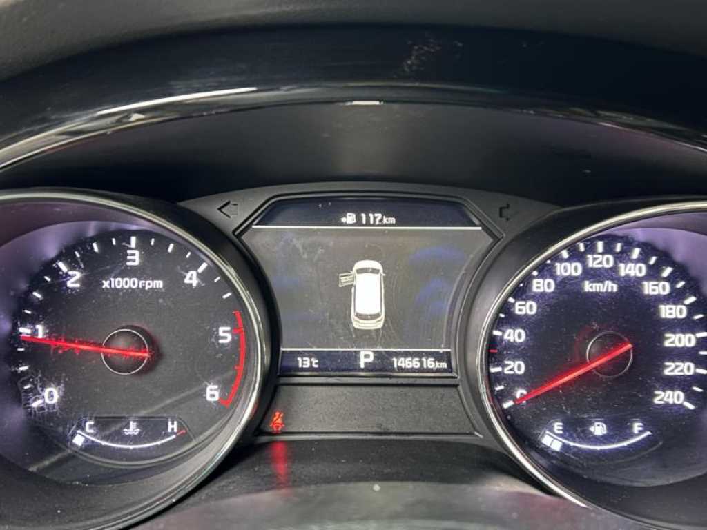 Kia Carnival — photo 17