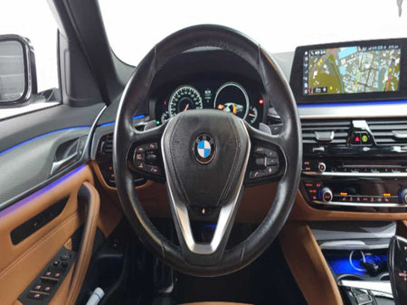 BMW 5-Series — photo 13
