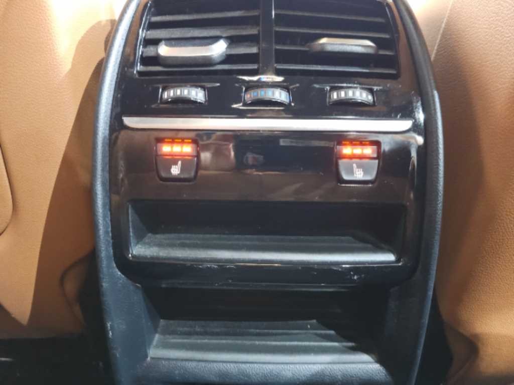 BMW 5-Series — photo 18