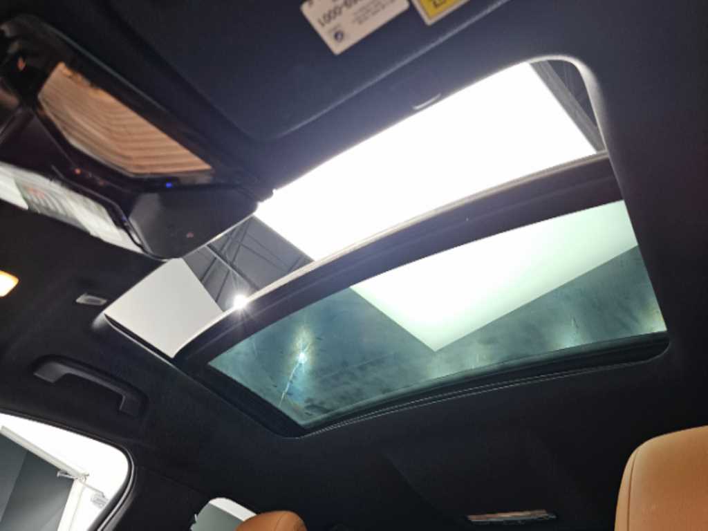 BMW 5-Series — photo 19