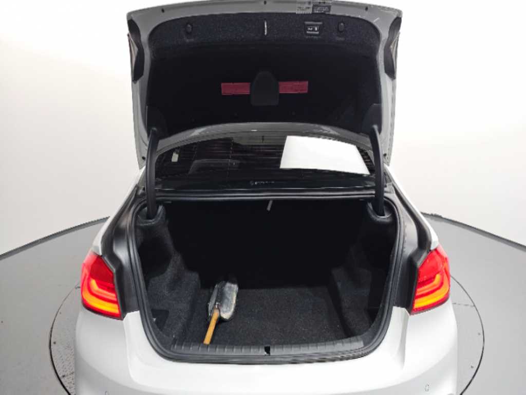 BMW 5-Series — photo 20