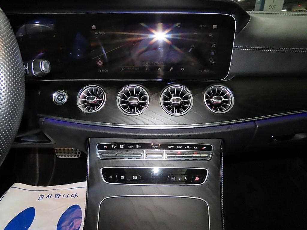 Mercedes-Benz CLS-Class — photo 11