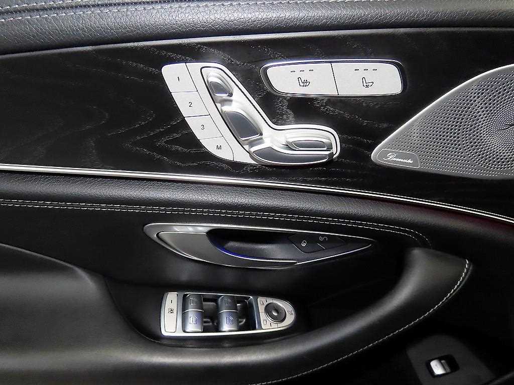 Mercedes-Benz CLS-Class — photo 14
