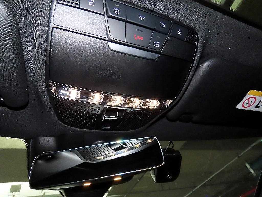 Mercedes-Benz CLS-Class — photo 16