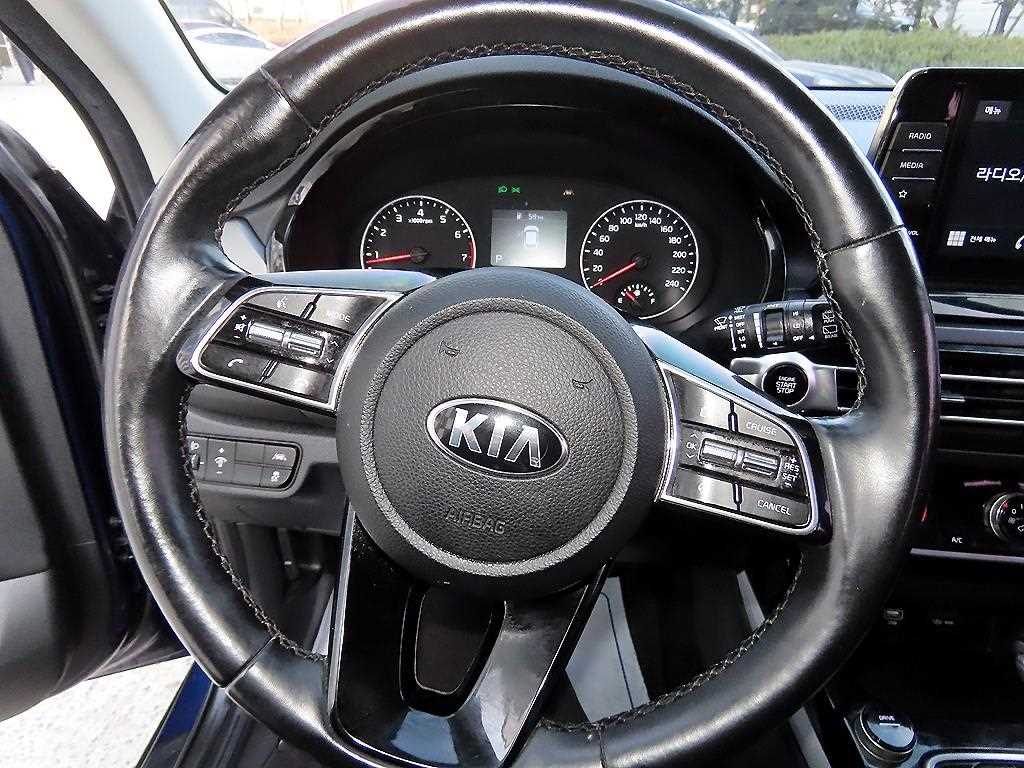Kia Seltos — photo 08