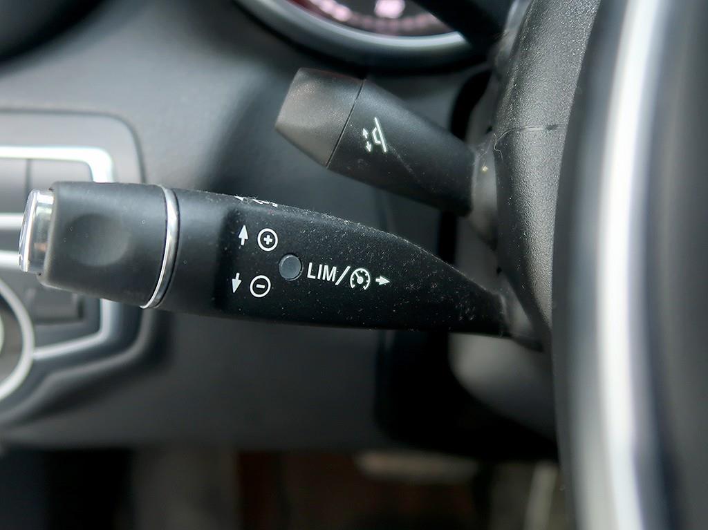 Mercedes-Benz C-Class — photo 17