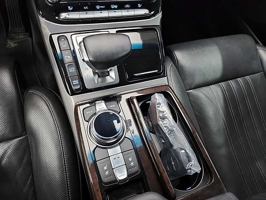 Genesis EQ900 — photo 08