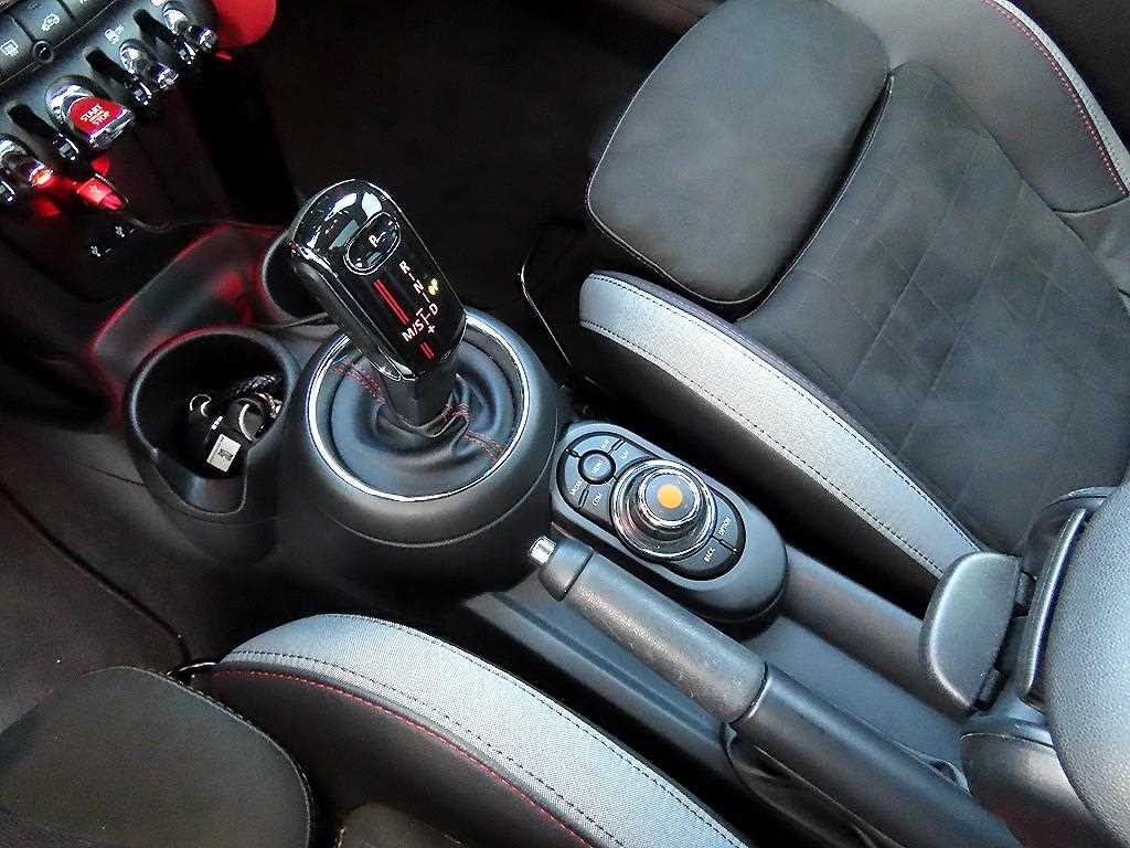 Mini Cooper — photo 10