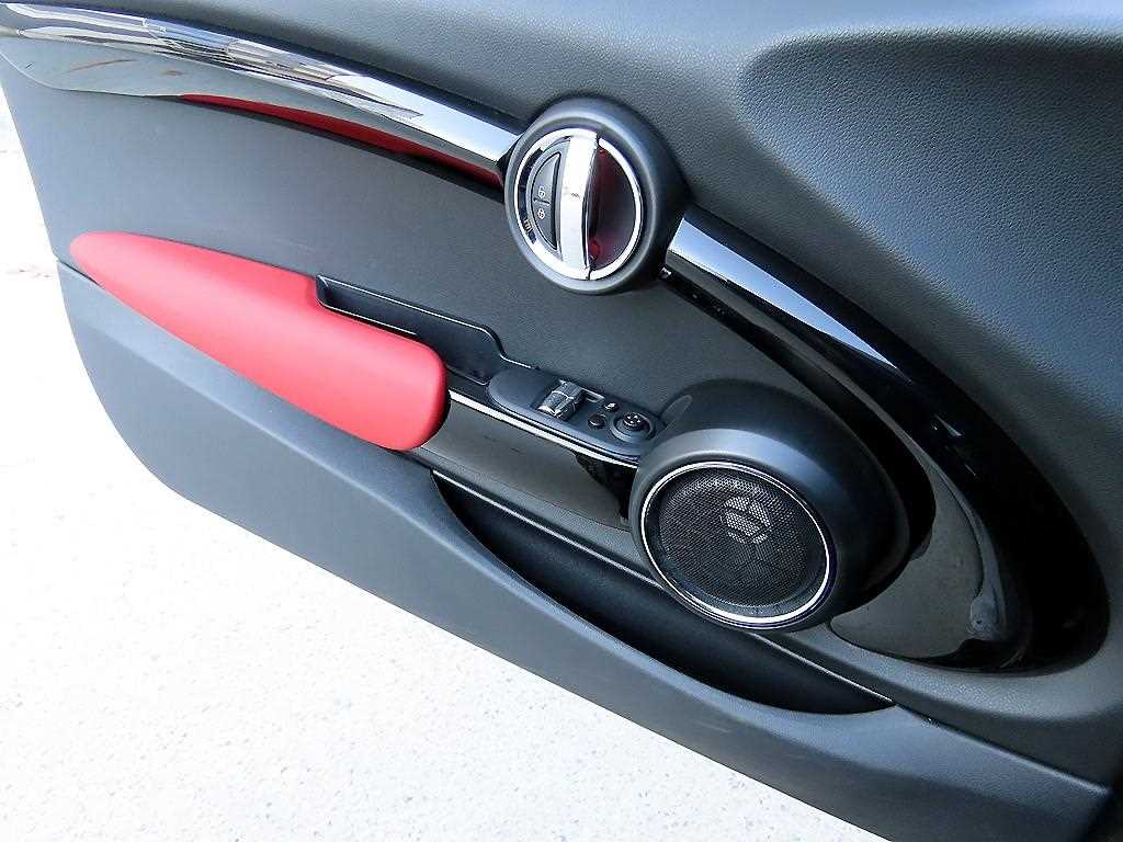 Mini Cooper — photo 11